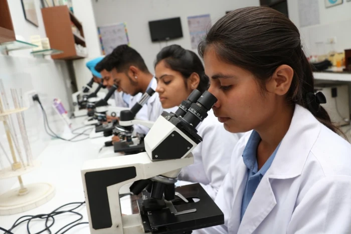 Course - Diploma in medical lab technology